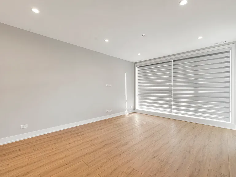 2354 W Polk St #302 — Photo 16