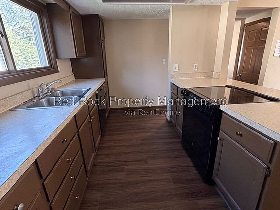 5th image of 1311 W Jackson St