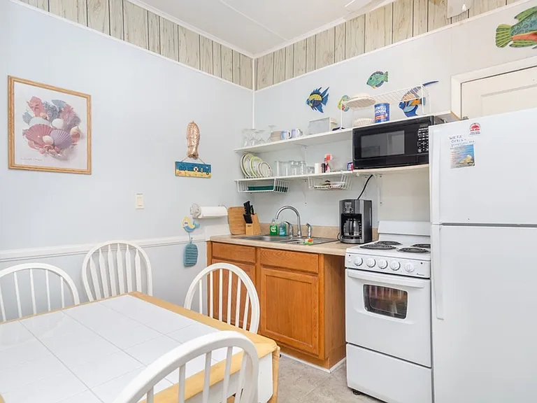 109 N Fort Fisher Blvd #A — Photo 7