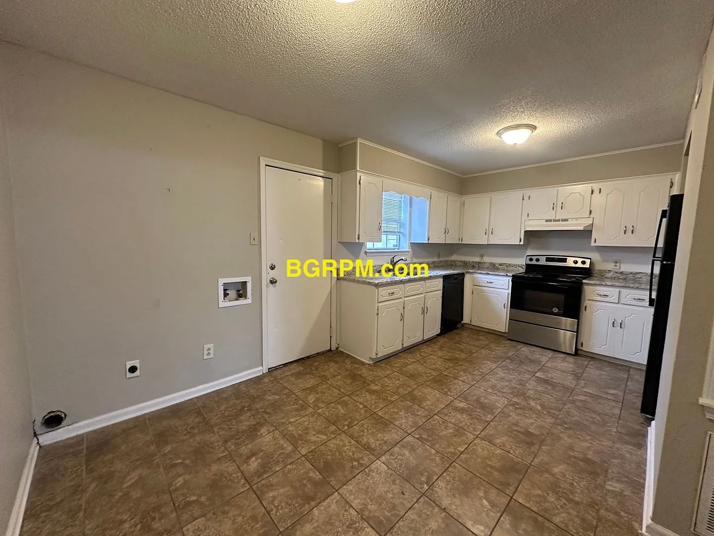 1012 W Myrtle — Photo 2