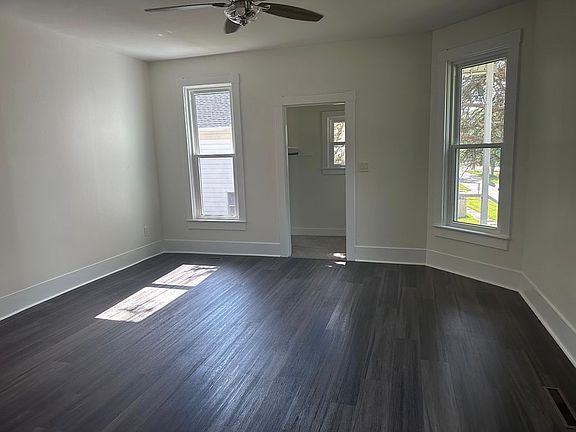 4th image of 616 10th Ave