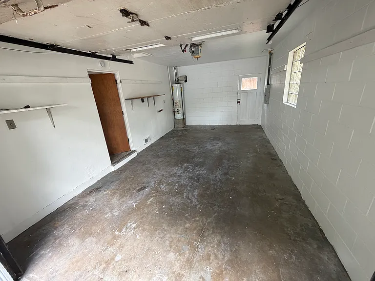 301 Hillcrest Dr — Photo 7