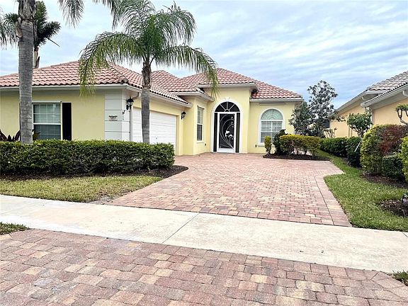 2nd image of 5851 Benevento Dr