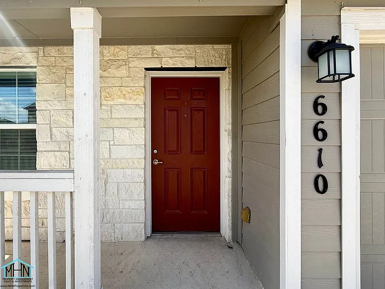 6610 Hibiscus Fls — Photo 2