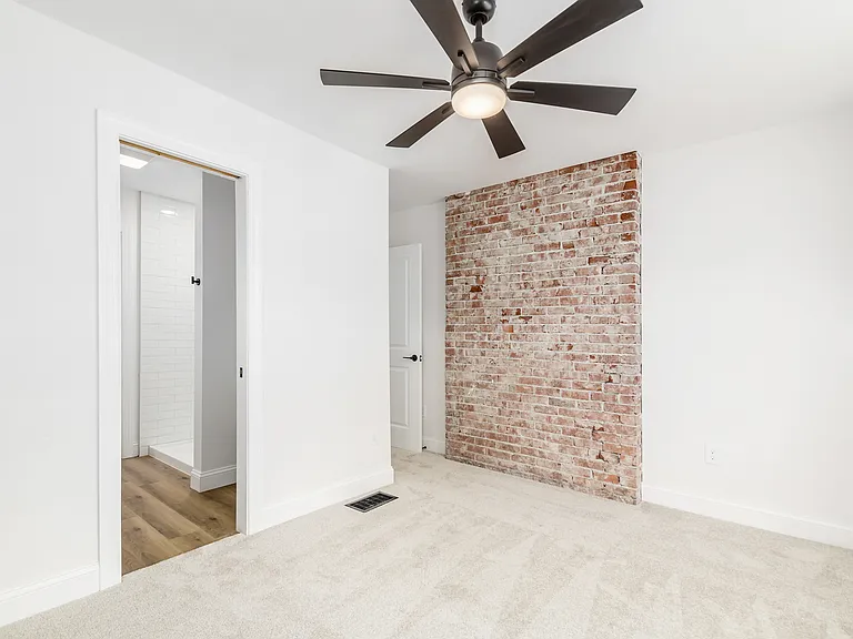 1671 Oak St — Photo 28