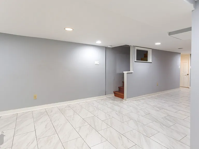 742 Harvard St NW — Photo 29