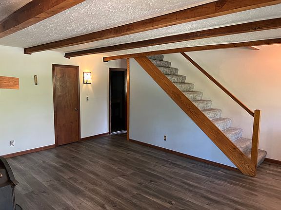 3rd image of 5846 Bellsville Pike