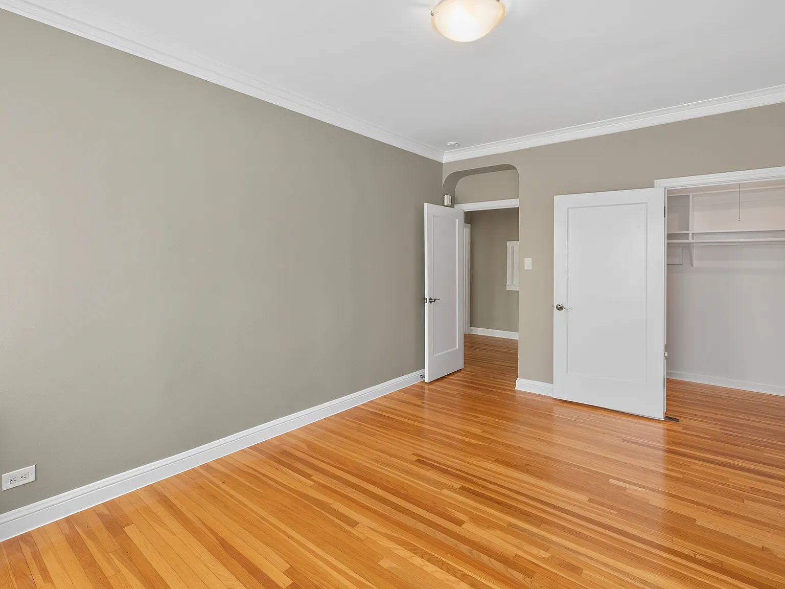 1 bed, $5,695 — Photo 4