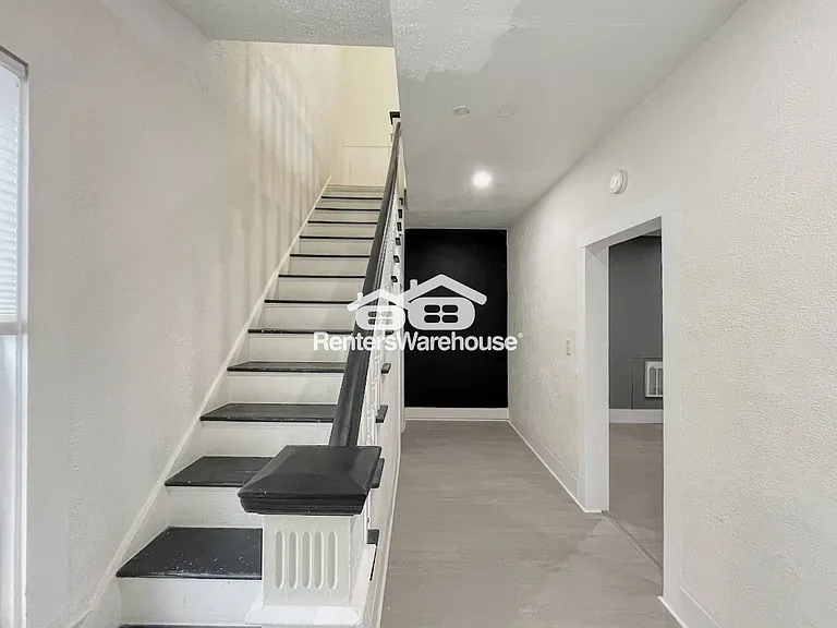 315 Highland Ave — Photo 3