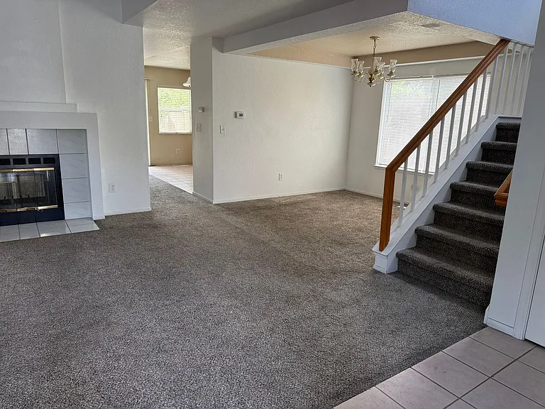 418 Kinsmill Ct — Photo 2
