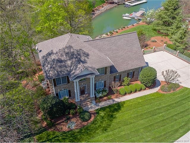 1st image of 165 Pin Oak Ln