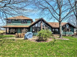 17 Meadow Wood Dr, Granville, OH 43023