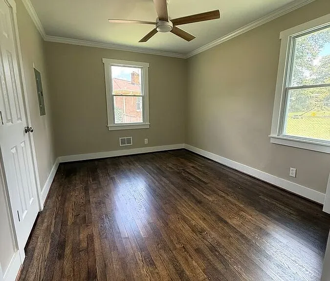 22 McLean St — Photo 18