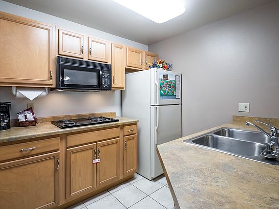 4th image of 7020 Grand Geneva Way #303