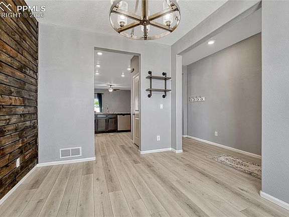 4th image of 6262 Meadowbank Ln