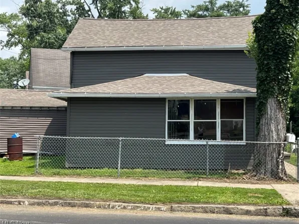 164 W 2nd St, Niles, OH 44446