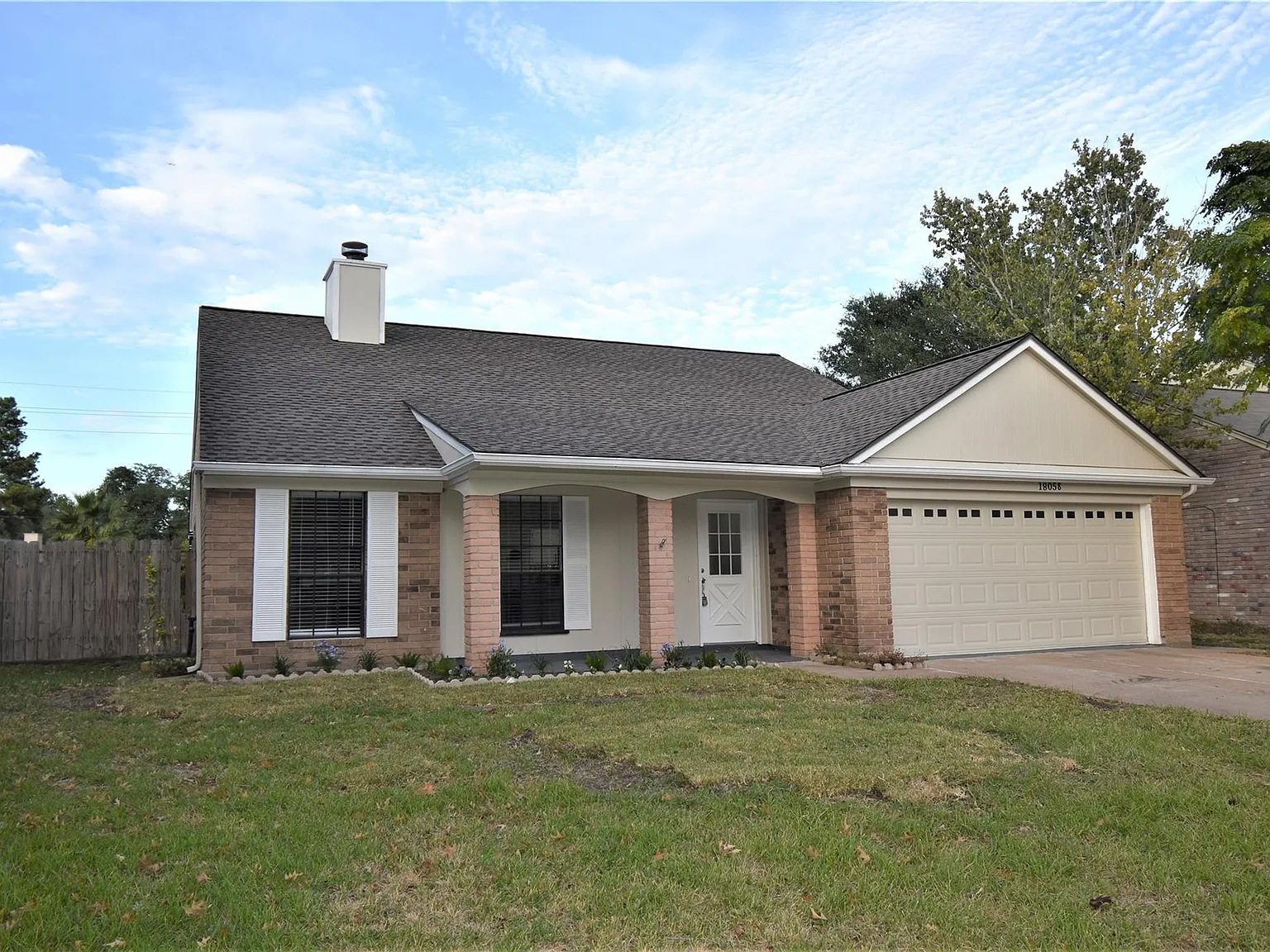3 bed, 2.0 bath, 1696 sqft, $1,800 — Photo 2