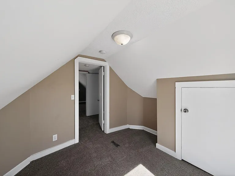 2117 6th Ave — Photo 20