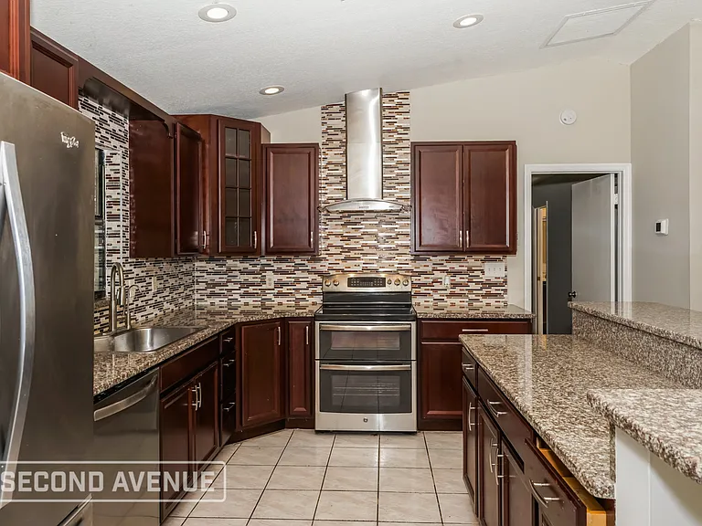 613 Hamm St NW — Photo 9