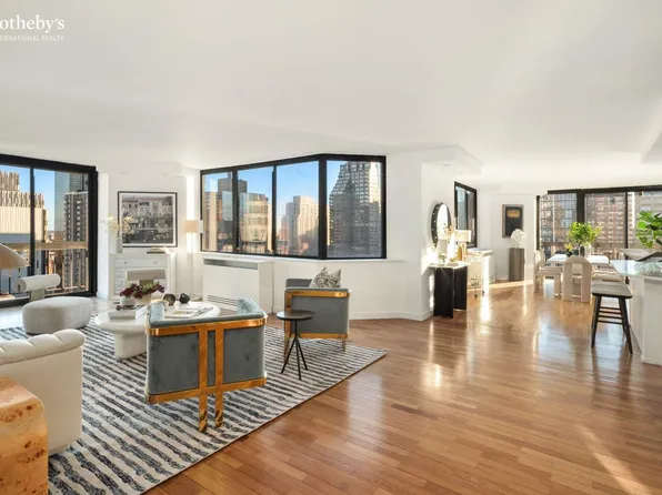 330 East 75th Street image 2 of 19