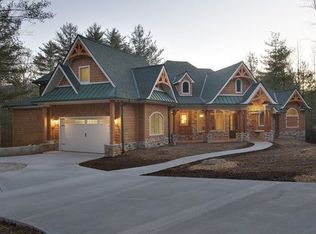 72 Hosta Ln, Hendersonville, NC 28739