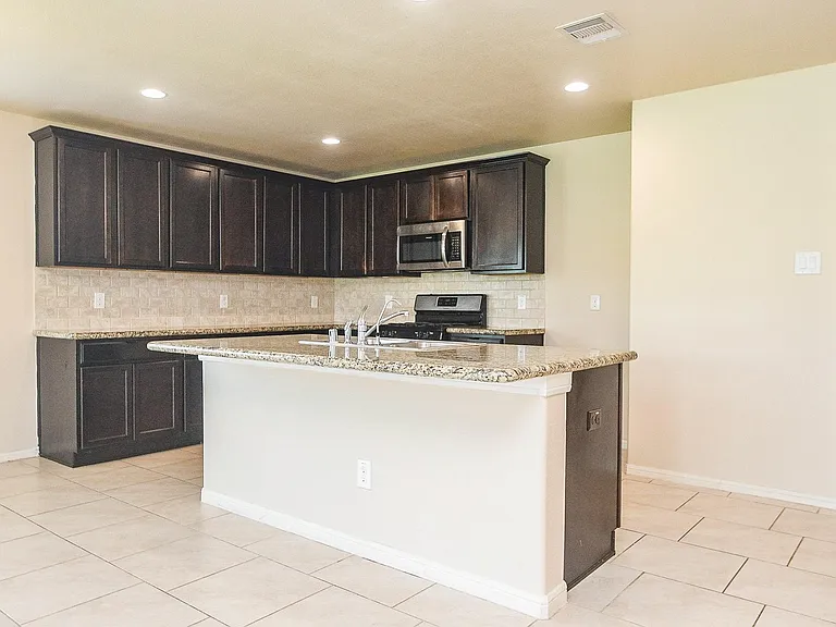 29251 Jacobs River Dr — Photo 5