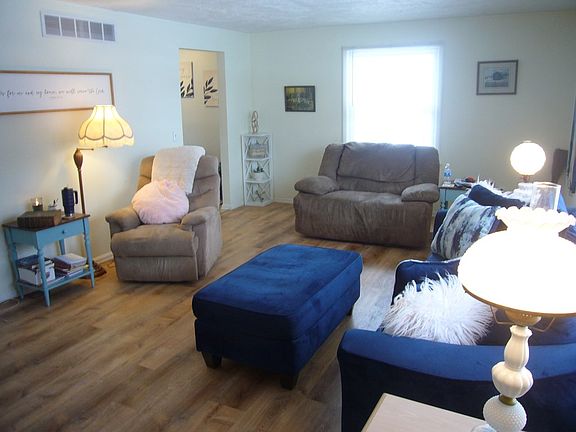 4th image of 2295 Kentwood Dr