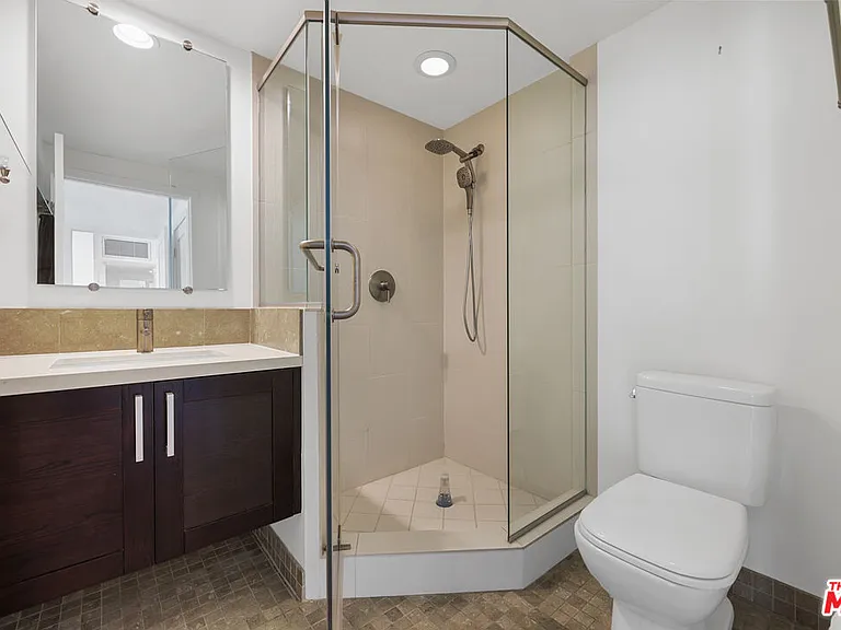 7133 Hawthorn Ave #Penthouse 6 — Photo 15