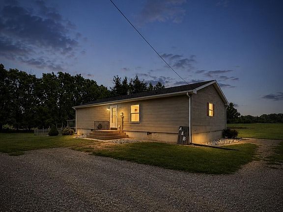 3rd image of 8271 Corrison Rd