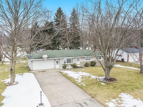 3rd image of 6247 Woodcliff St
