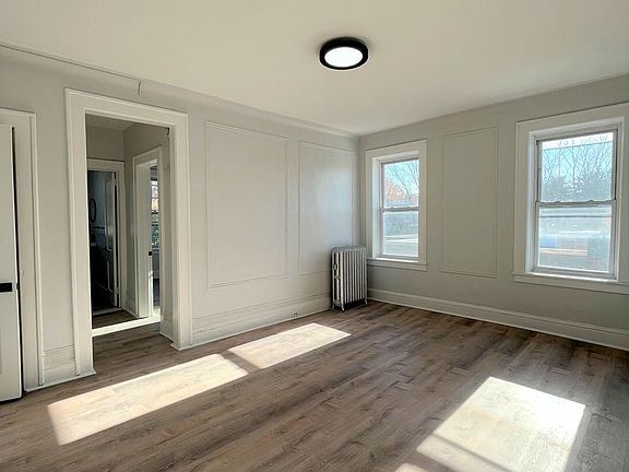 3rd image of 300 Elm Pl APT 12