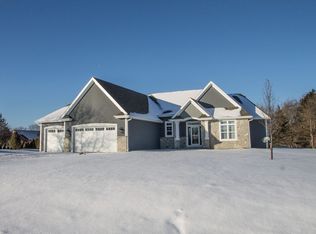 N95W25736 Sennott Dr, Colgate, WI 53017