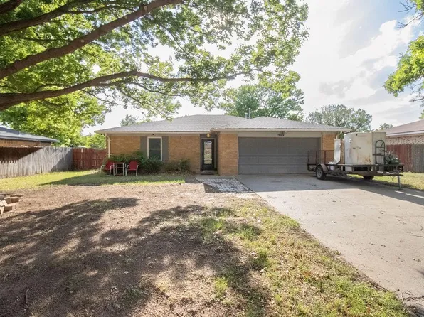 1904 Cherokee Trl, Dalhart, TX 79022