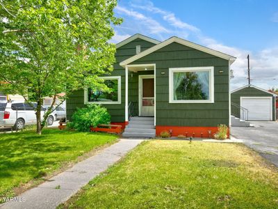 1313 S 7th Ave, Yakima, WA, 98902