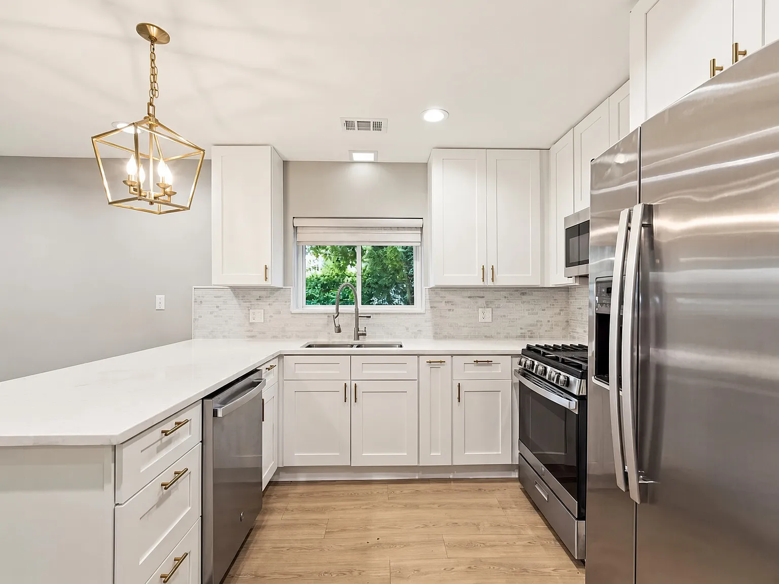 2 bed, 1250 sqft, $1,795 — Photo 4