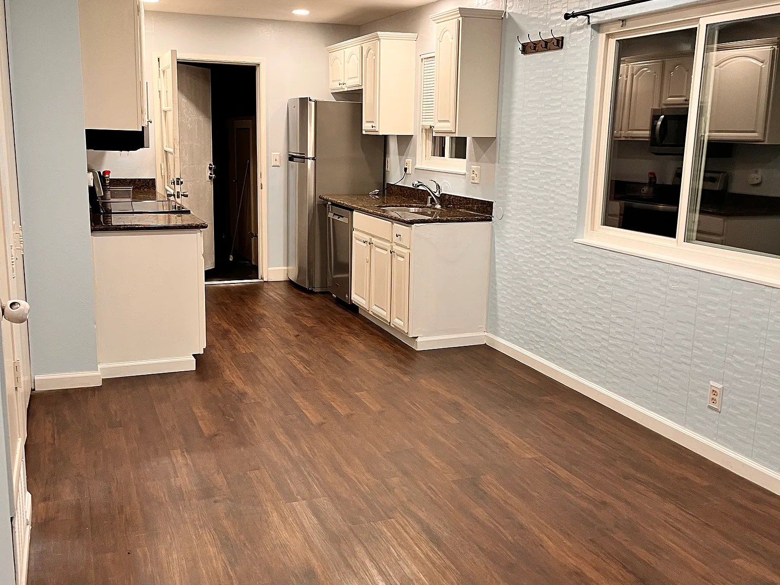 3511 Dalton Cmn — Photo 3
