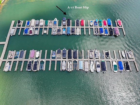 3rd image of 105 Southhaven Dr