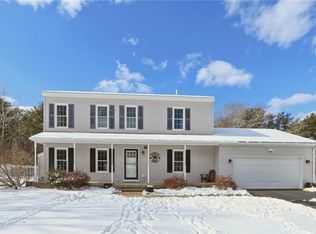 78 Hidden Lake Dr, Saunderstown, RI 02874