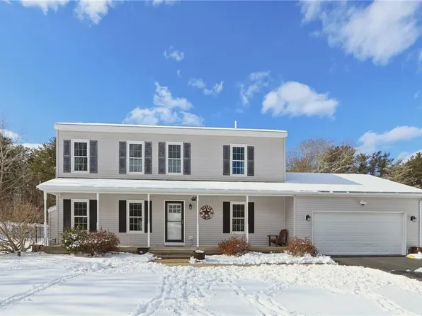 78 Hidden Lake Dr, Saunderstown, RI 02874
