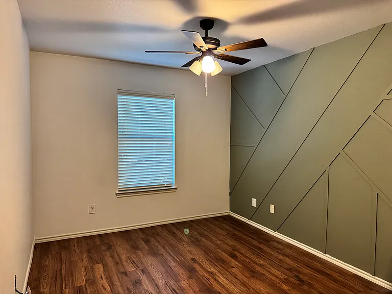 244 Turnberry Ln — Photo 13