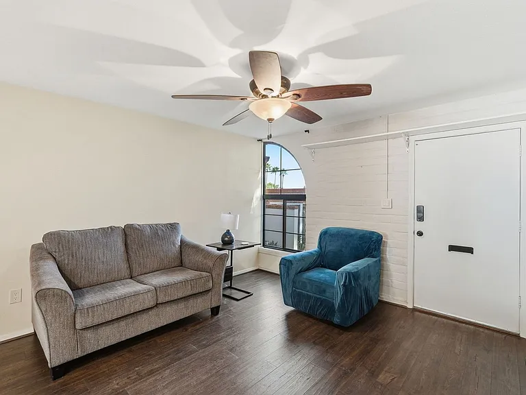 478 S Paseo Madera #B — Photo 11