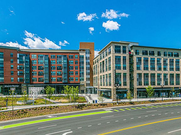 2nd image of 950 S George Mason Dr #3124377