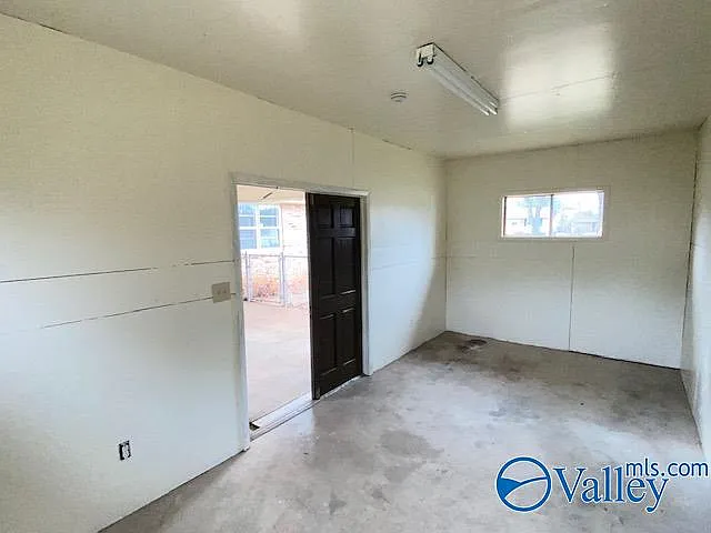 6210 Stratford Ct NW — Photo 32
