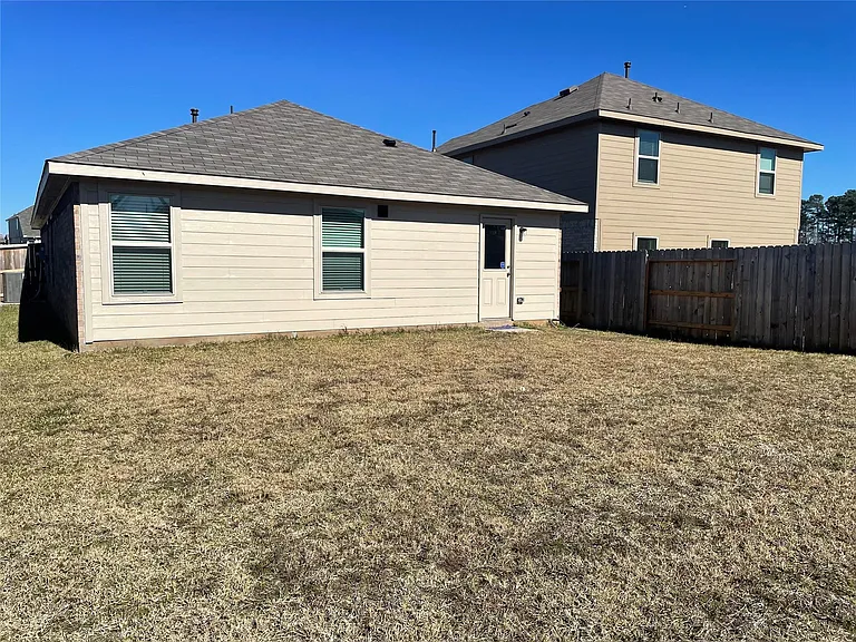 221 Crystal Bay Ln — Photo 17