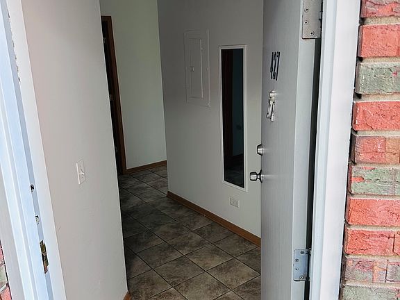 5th image of 8503 W Catherine Ave #427