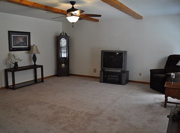 4th image of 223 Cedar Hills Dr