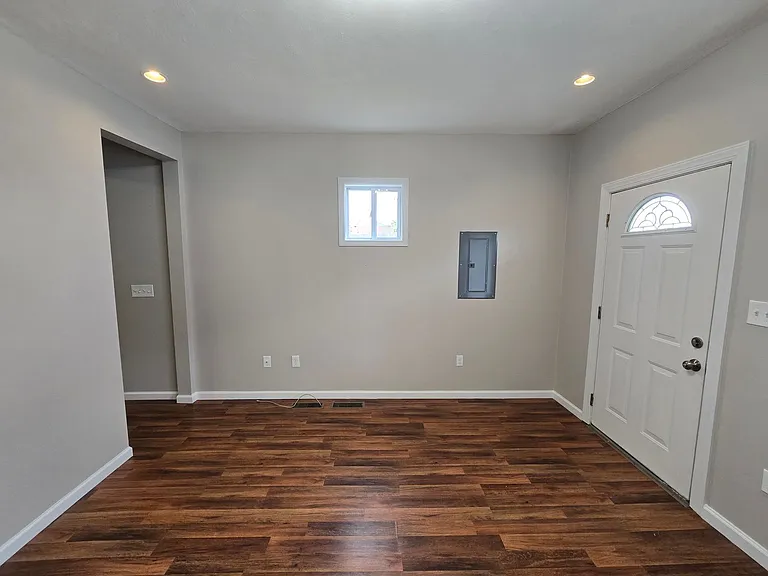 430 Greenfield Avenue — Photo 33