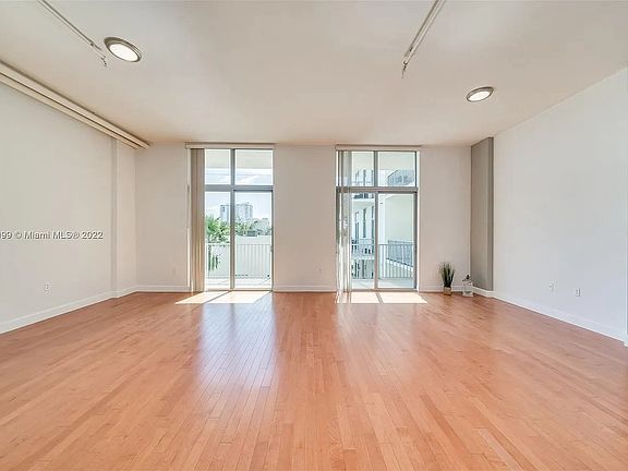 5th image of 2100 Van Buren St APT 509