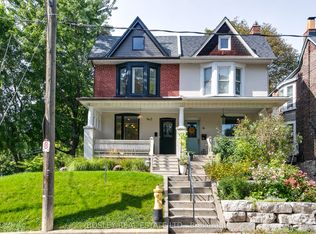 2 Sandford Ave, Toronto, ON M4L 2E7