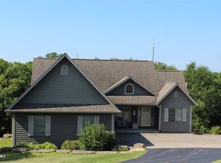 25 Cedar Rim Trl, Galena, IL 61036
